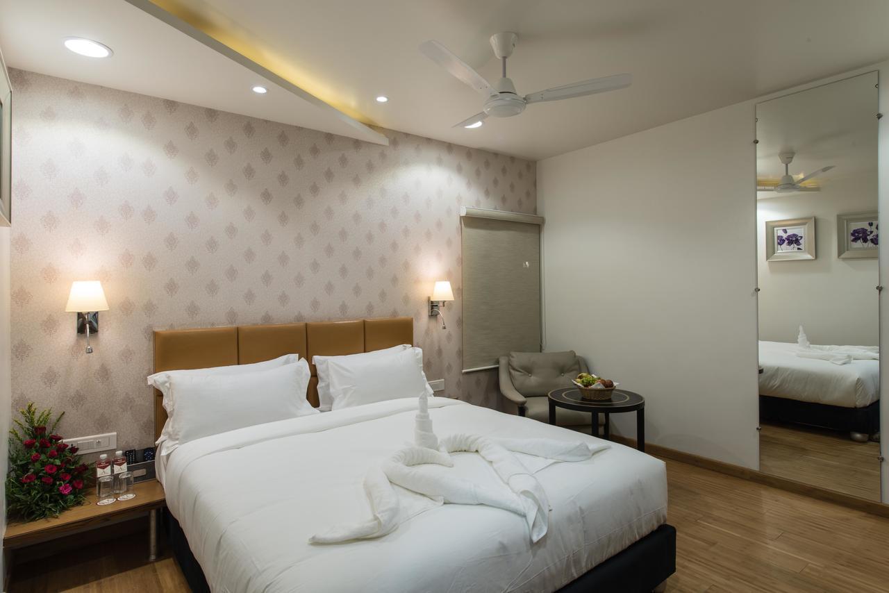 Hotel Atishay Bhopal Esterno foto