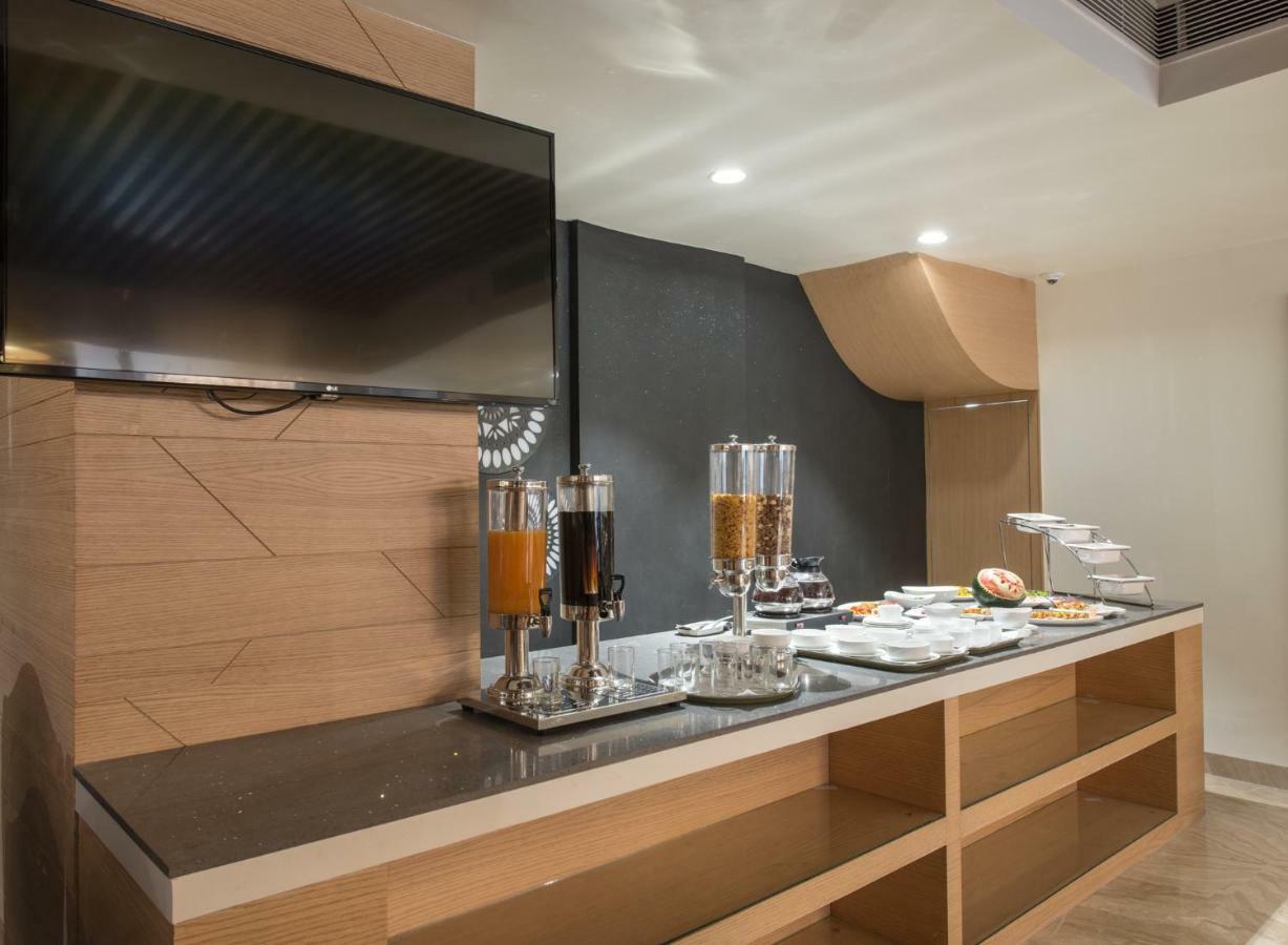 Hotel Atishay Bhopal Esterno foto