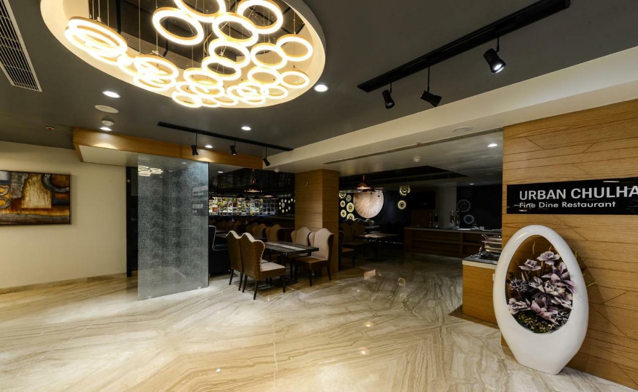 Hotel Atishay Bhopal Esterno foto
